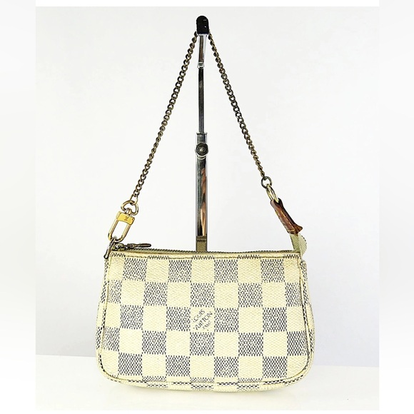 Louis Vuitton Cream and Gray Checkered Clutch - Picture 2 of 13